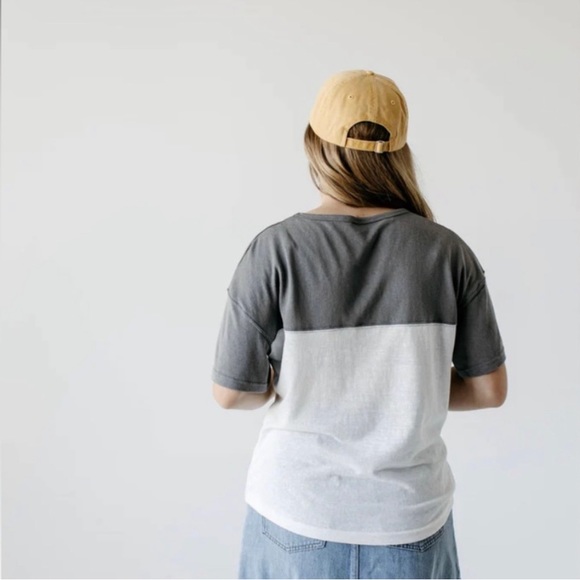 NWT The Mainstreet exchange womens  brynn color block tee charcoal and white - Picture 3 of 6